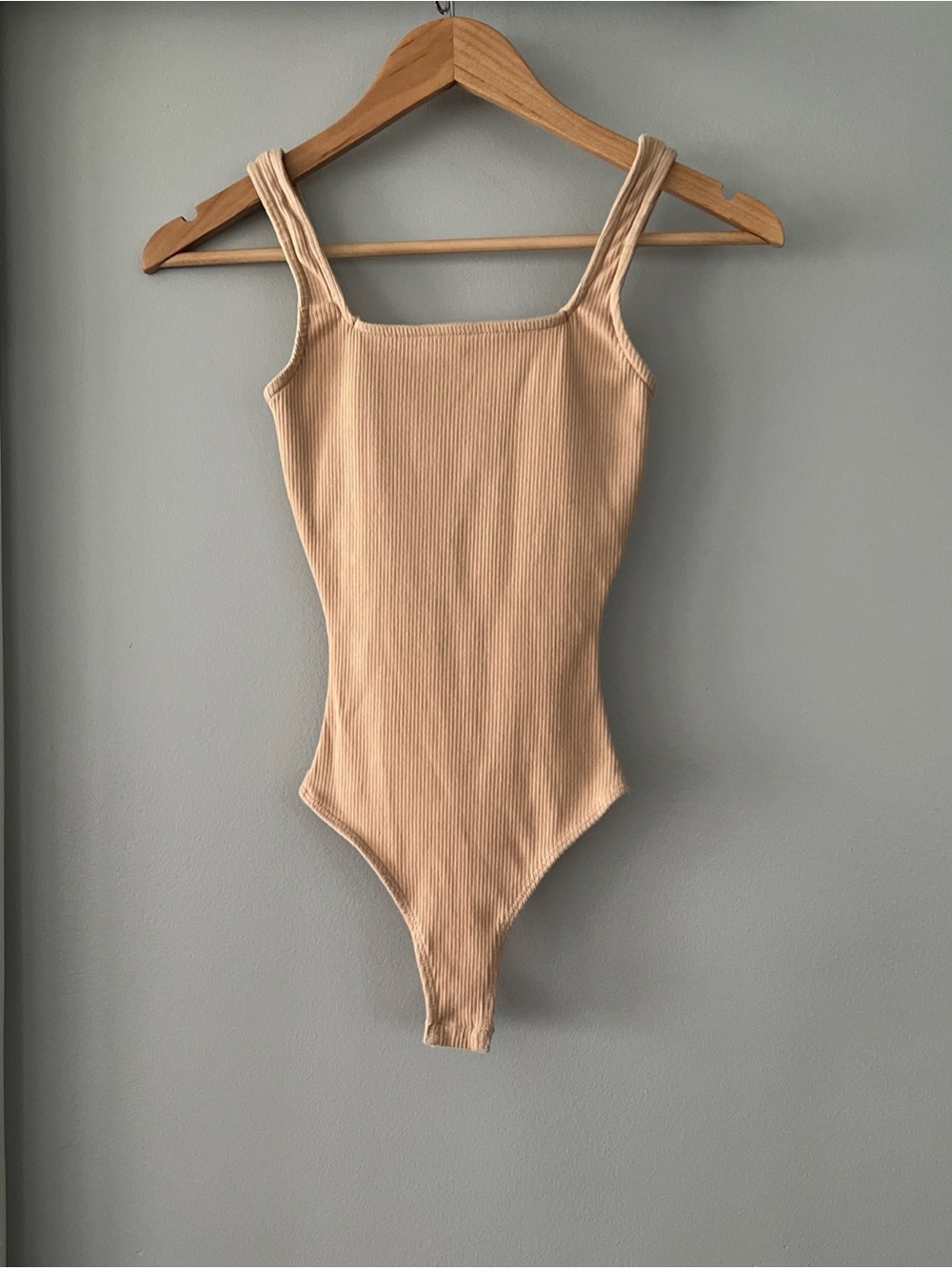 Sky and Sparrow Women’s Beige Square Neck Sleeveless Ribbed Bodysuit Stretchy